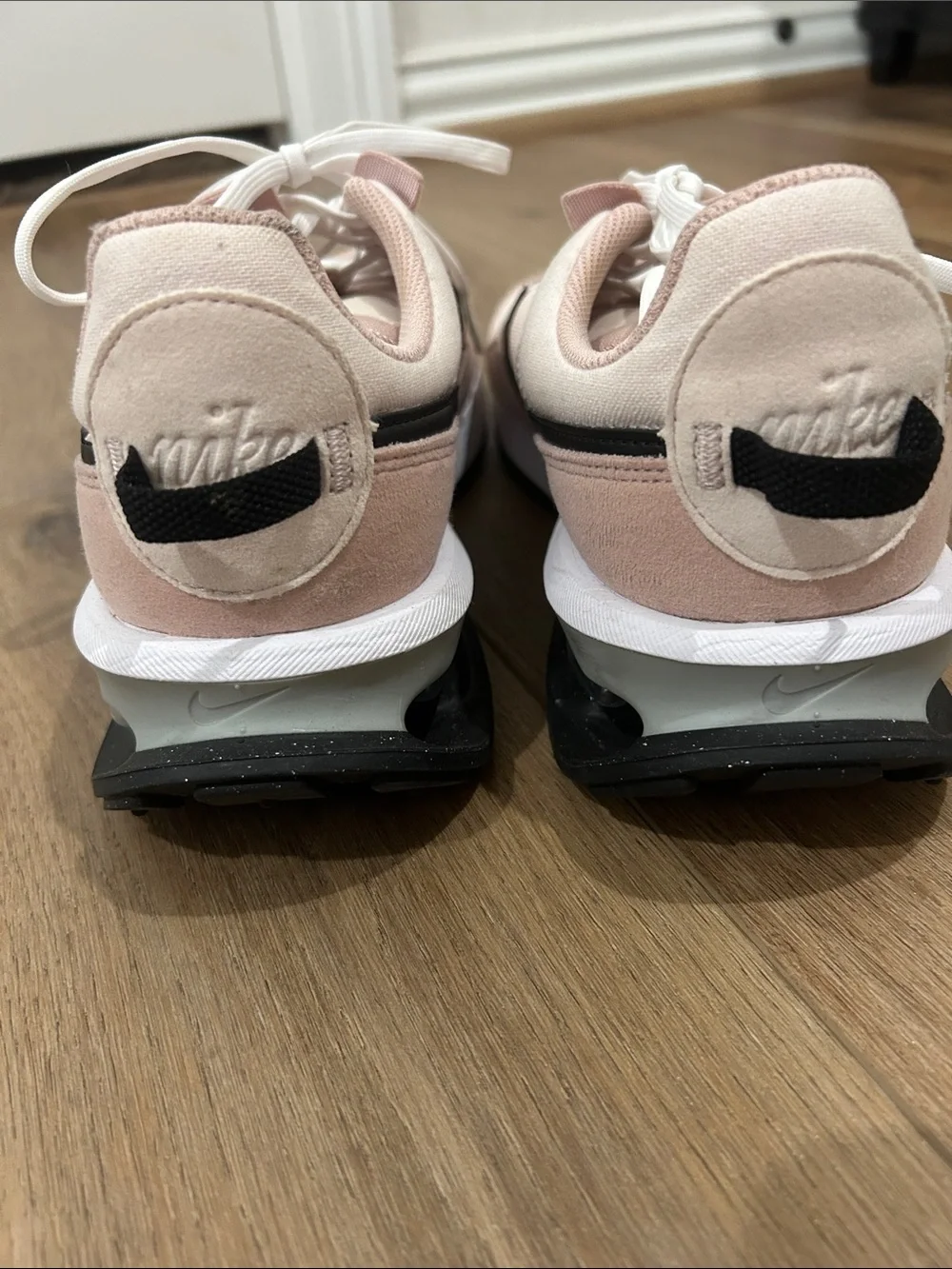 Nike Air Max Pre Day ‘Light Soft Pink’ - Picture 4 of 11